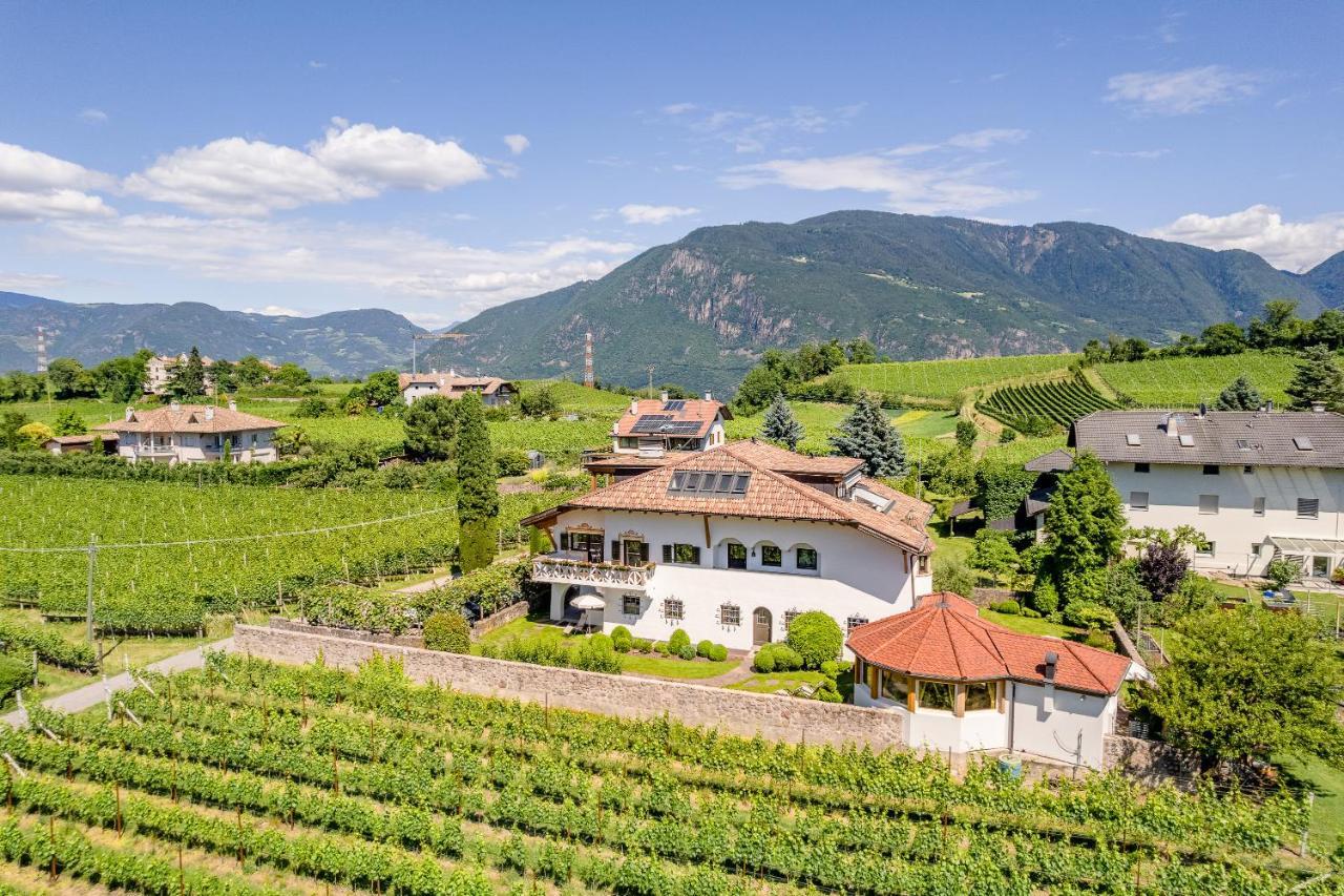 Haus Oberhofer Bed & Breakfast Girlan Dış mekan fotoğraf