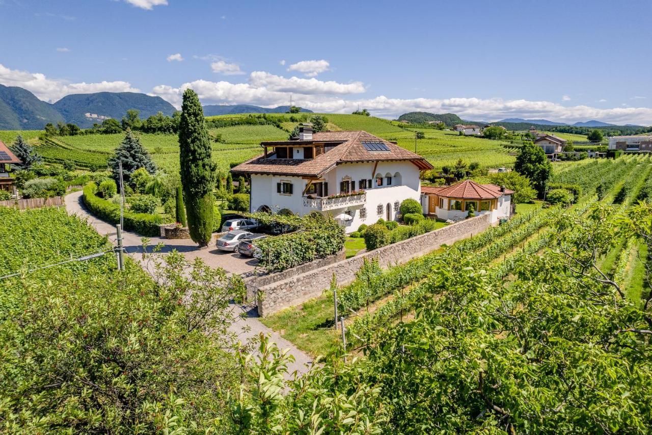 Haus Oberhofer Bed & Breakfast Girlan Dış mekan fotoğraf