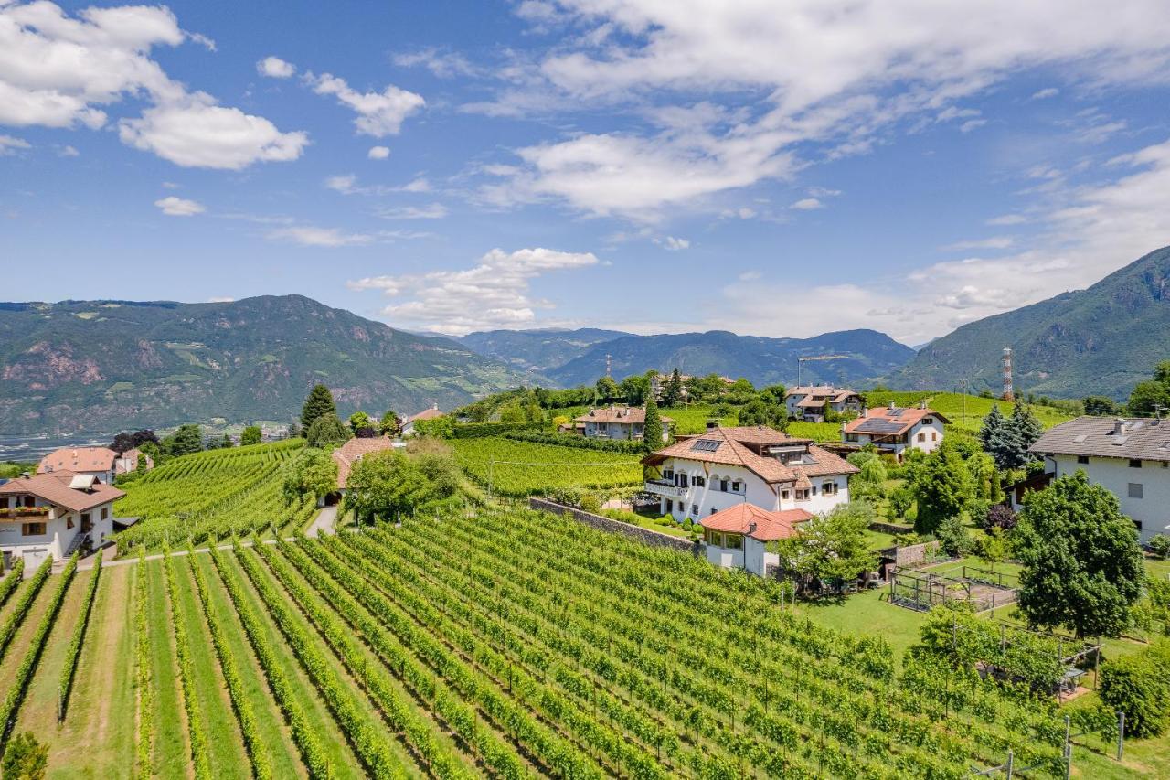 Haus Oberhofer Bed & Breakfast Girlan Dış mekan fotoğraf