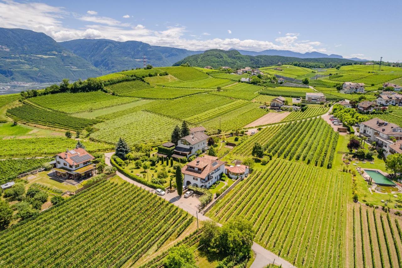 Haus Oberhofer Bed & Breakfast Girlan Dış mekan fotoğraf