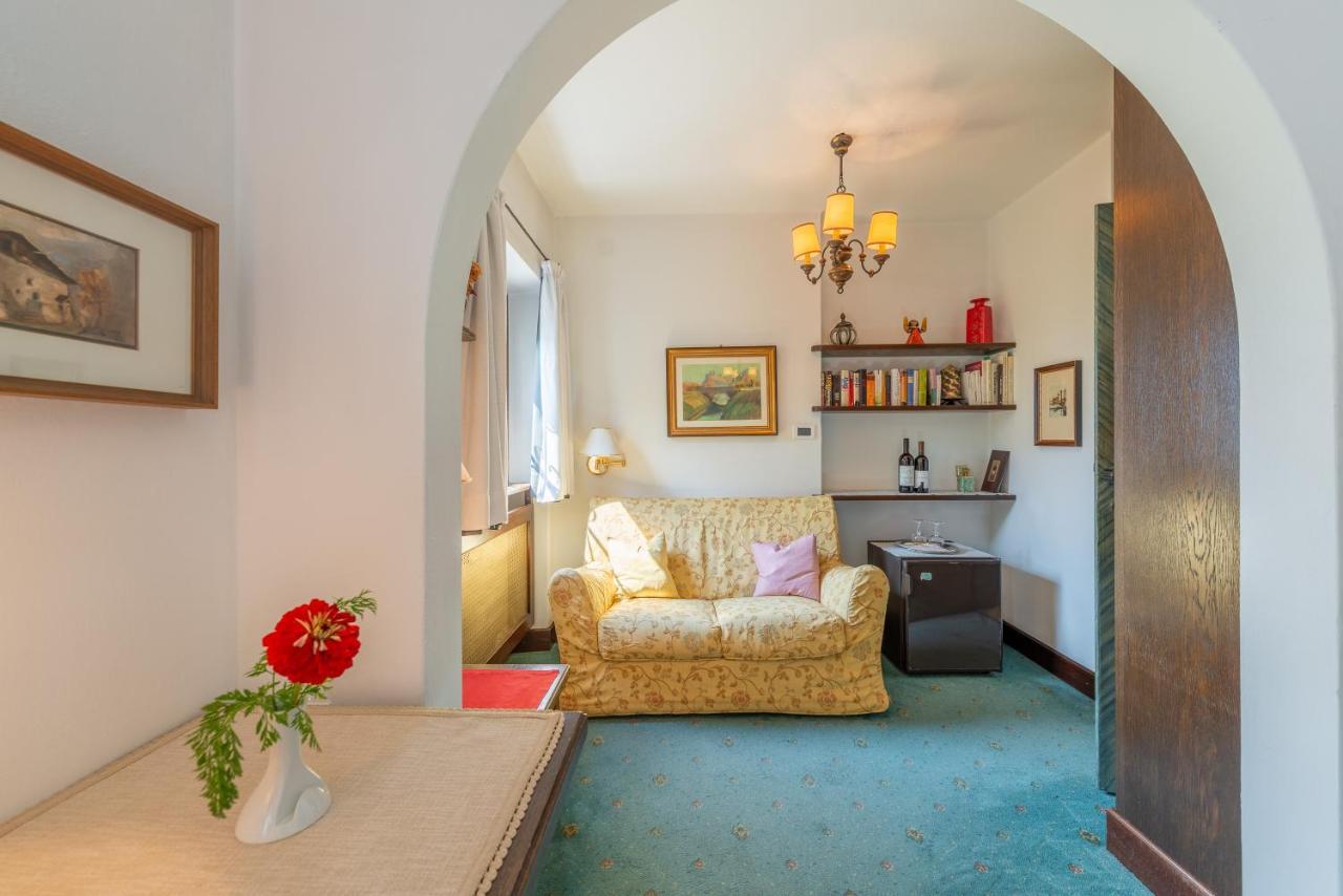 Haus Oberhofer Bed & Breakfast Girlan Dış mekan fotoğraf