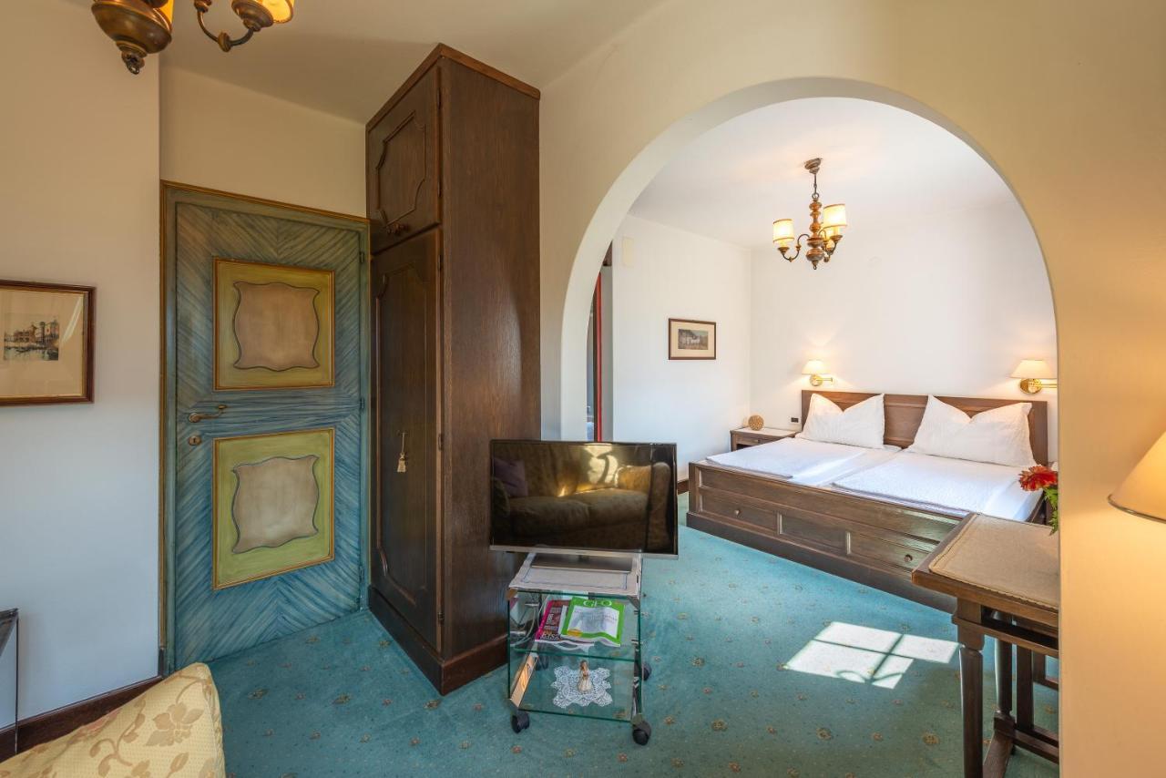 Haus Oberhofer Bed & Breakfast Girlan Dış mekan fotoğraf