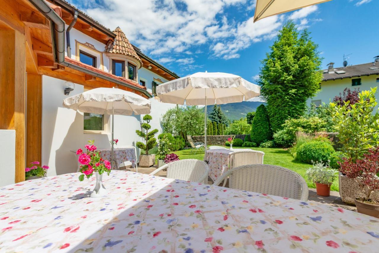 Haus Oberhofer Bed & Breakfast Girlan Dış mekan fotoğraf