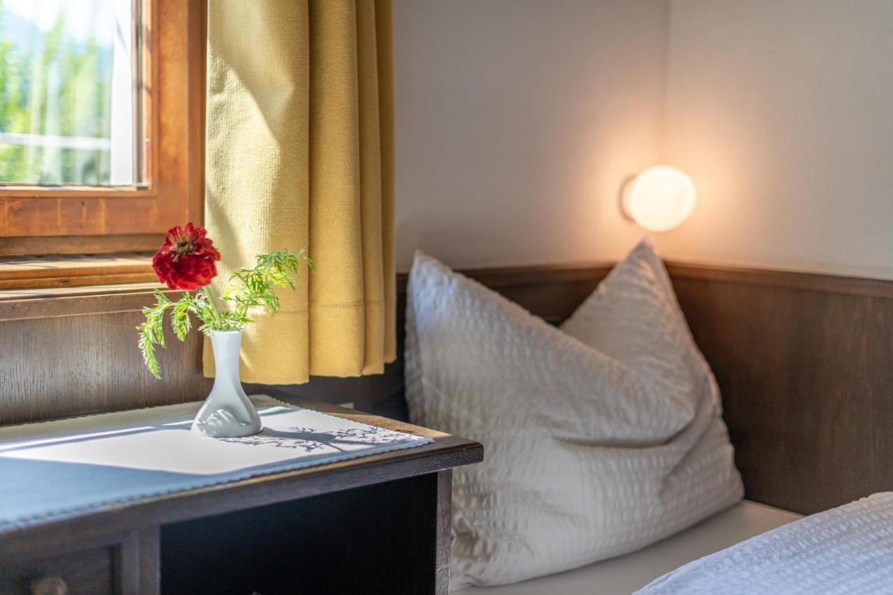 Haus Oberhofer Bed & Breakfast Girlan Dış mekan fotoğraf