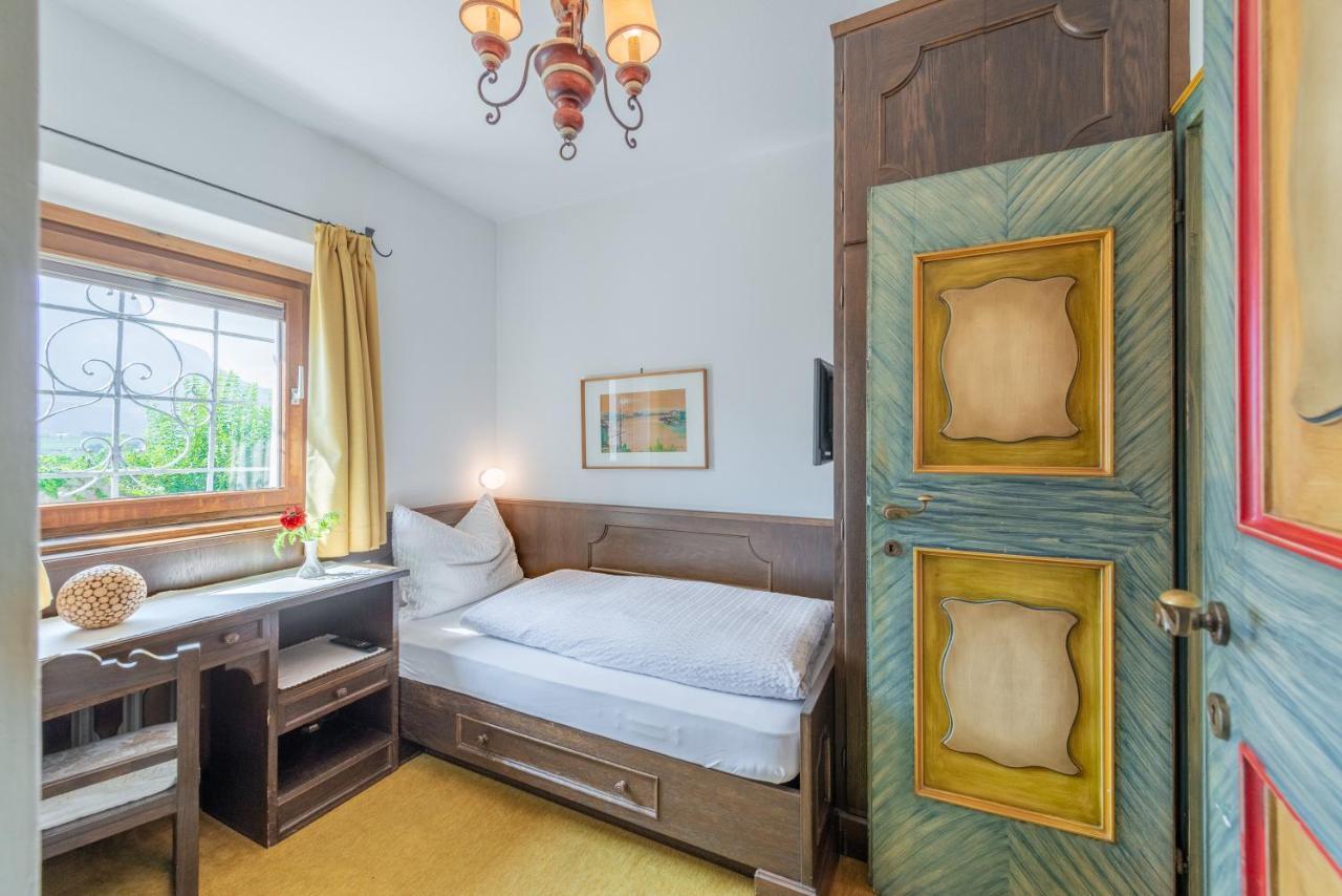 Haus Oberhofer Bed & Breakfast Girlan Oda fotoğraf