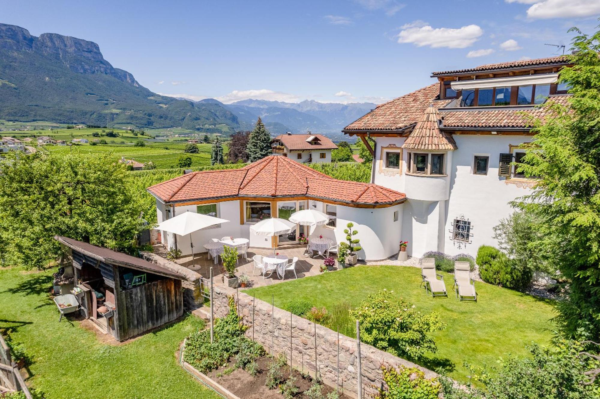 Haus Oberhofer Bed & Breakfast Girlan Dış mekan fotoğraf